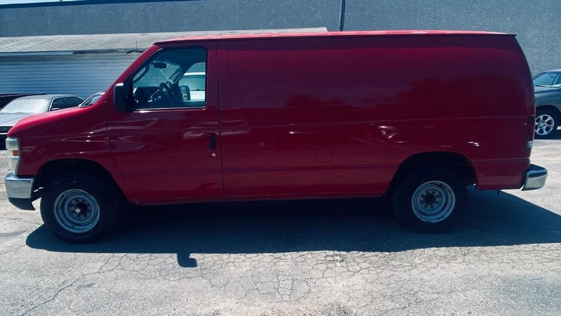 Ford Econoline Cargo Van Vehicle Full-screen Gallery Image 02