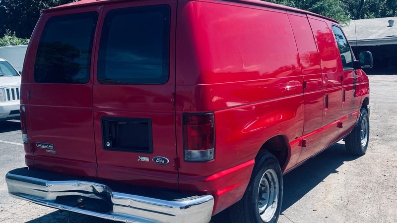 Ford Econoline Cargo Van Vehicle Full-screen Gallery Image 06