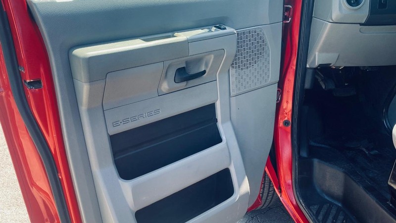 Ford Econoline Cargo Van Vehicle Full-screen Gallery Image 11
