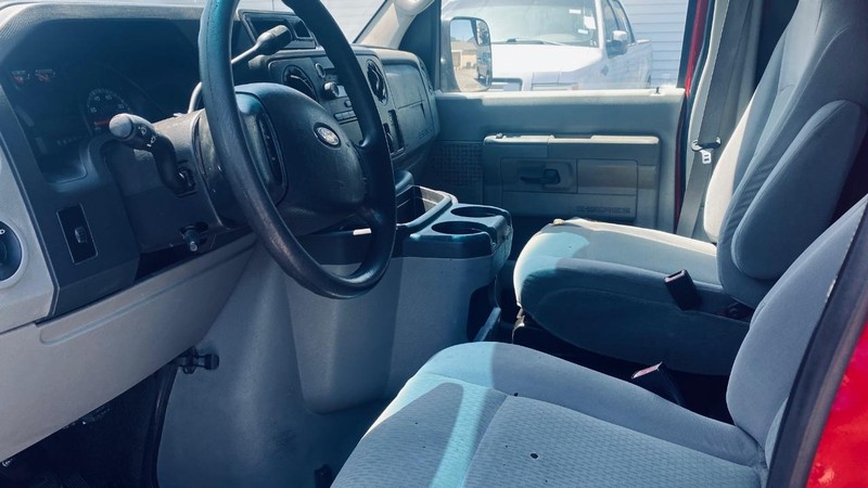 Ford Econoline Cargo Van Vehicle Full-screen Gallery Image 12