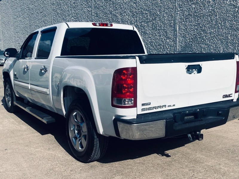 GMC Sierra 1500 Vehicle Full-screen Gallery Image 03