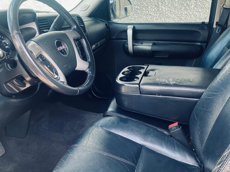 GMC Sierra 1500 Vehicle Full-screen Gallery Image 11