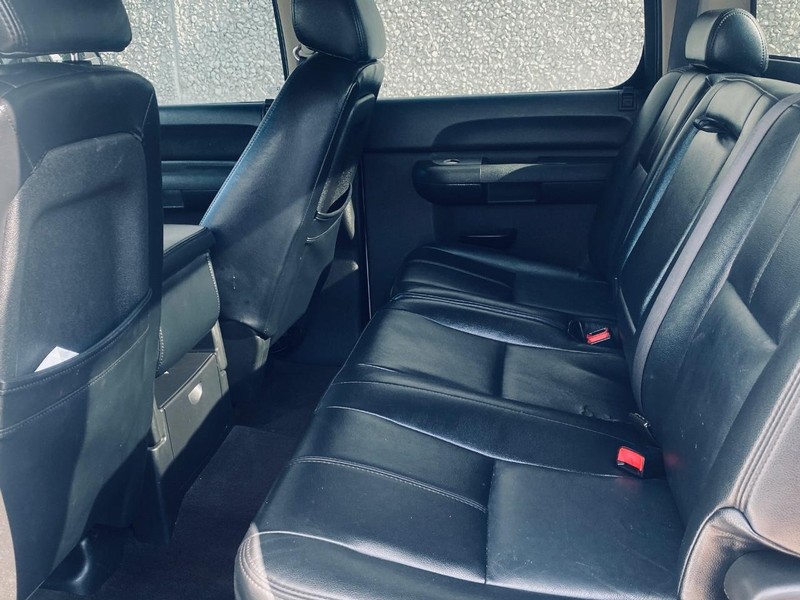 GMC Sierra 1500 Vehicle Full-screen Gallery Image 13