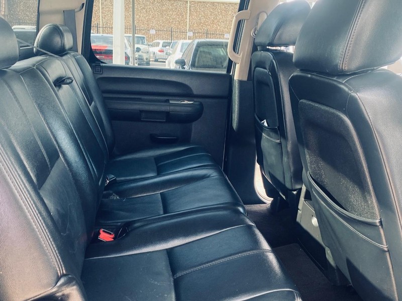 GMC Sierra 1500 Vehicle Full-screen Gallery Image 16