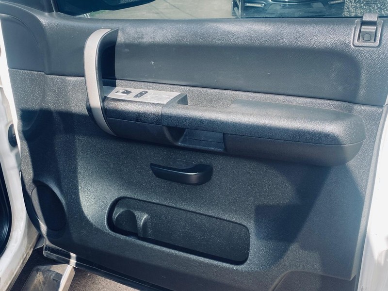 GMC Sierra 1500 Vehicle Full-screen Gallery Image 17