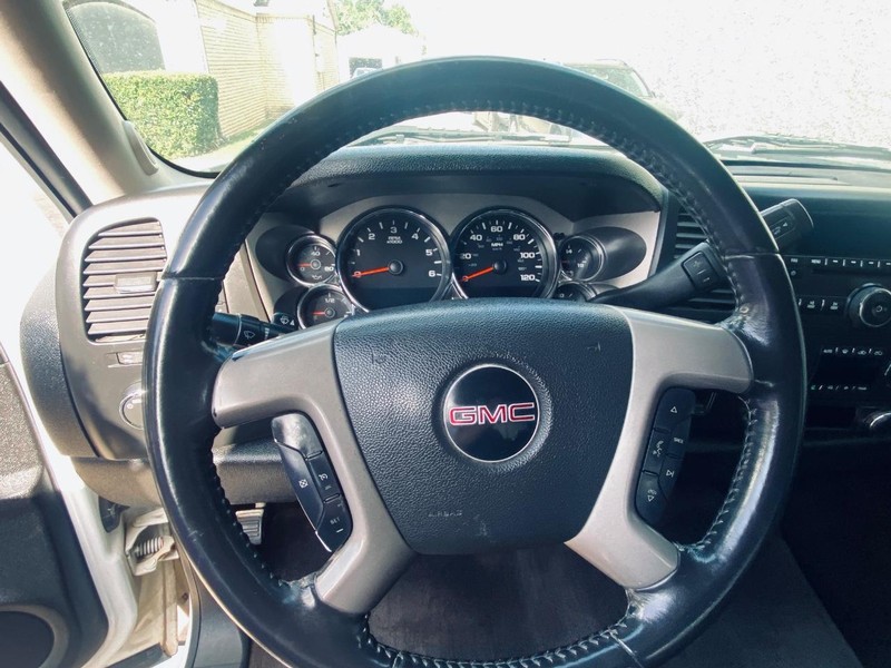 GMC Sierra 1500 Vehicle Full-screen Gallery Image 21