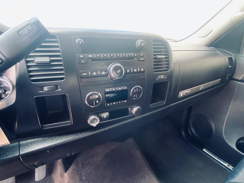 GMC Sierra 1500 Vehicle Full-screen Gallery Image 22