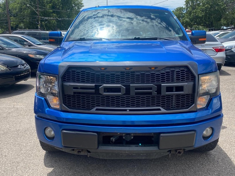 Ford F-150 Vehicle Full-screen Gallery Image 11