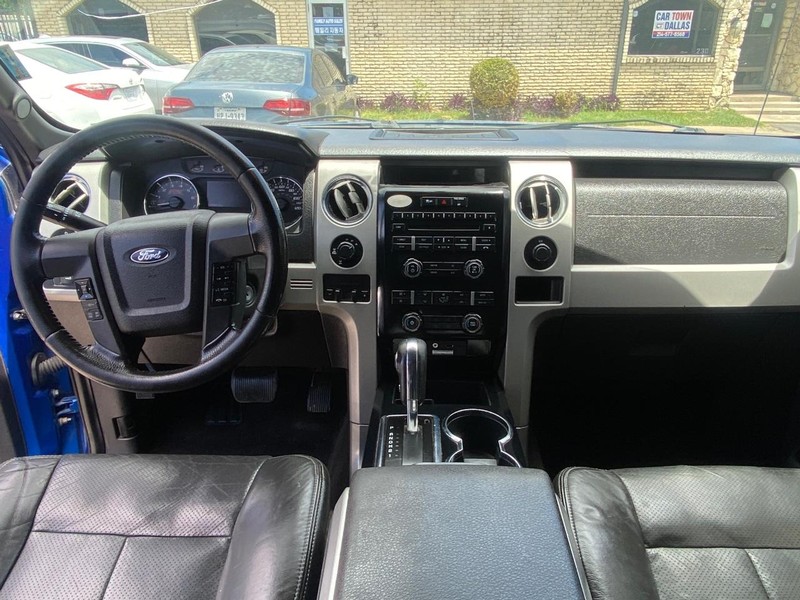 Ford F-150 Vehicle Full-screen Gallery Image 17