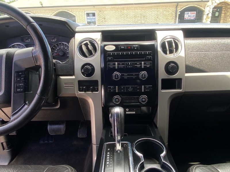 Ford F-150 Vehicle Full-screen Gallery Image 18