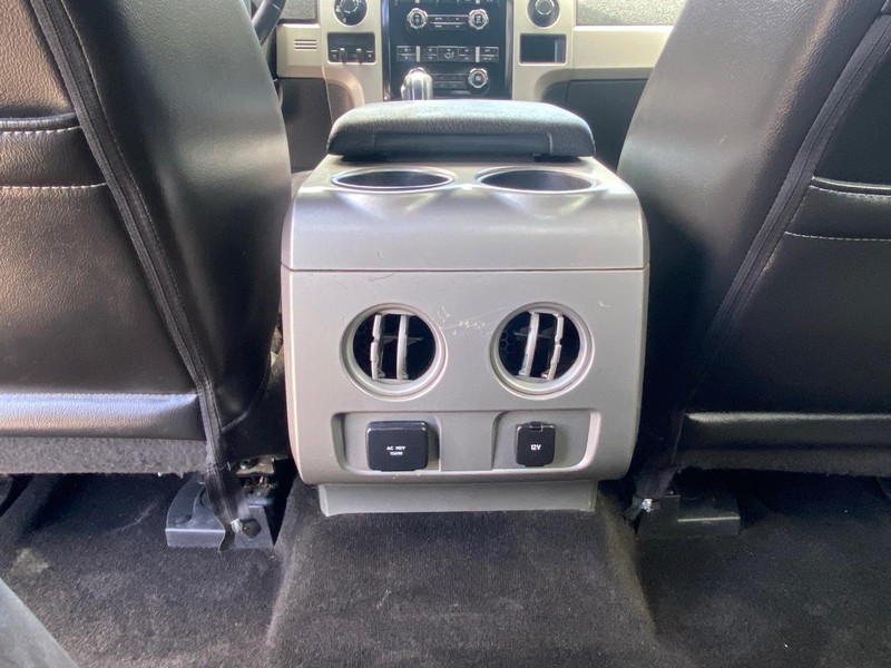 Ford F-150 Vehicle Full-screen Gallery Image 22