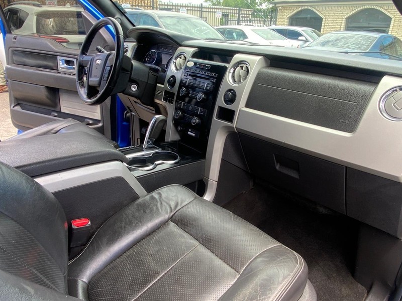 Ford F-150 Vehicle Full-screen Gallery Image 24