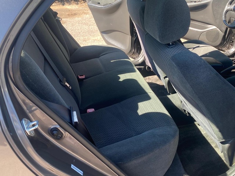 Toyota Corolla Vehicle Full-screen Gallery Image 16