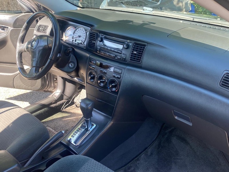 Toyota Corolla Vehicle Full-screen Gallery Image 22