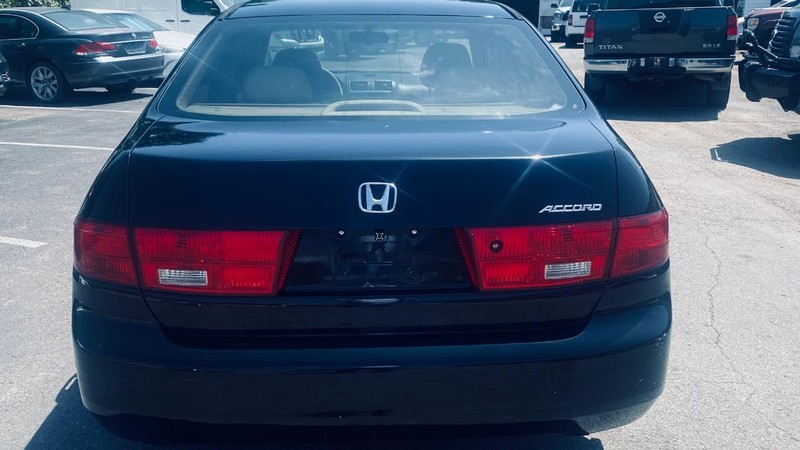 Honda Accord Sedan Vehicle Full-screen Gallery Image 04
