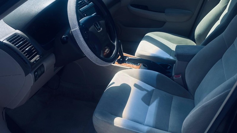 Honda Accord Sedan Vehicle Full-screen Gallery Image 12