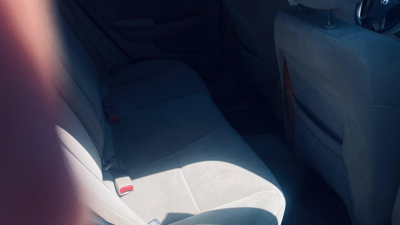 Honda Accord Sedan Vehicle Full-screen Gallery Image 17