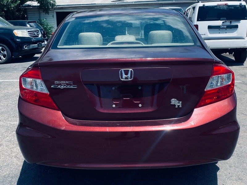 Honda Civic Sedan Vehicle Full-screen Gallery Image 03