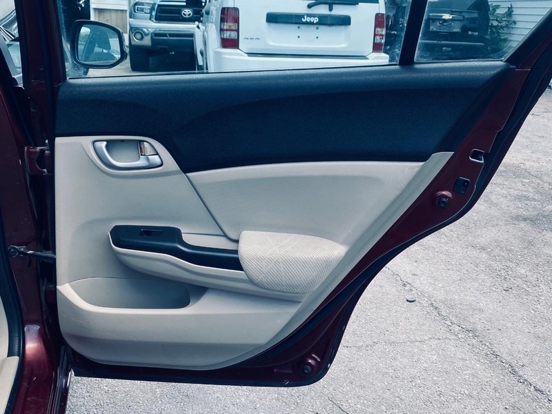 Honda Civic Sedan Vehicle Full-screen Gallery Image 06