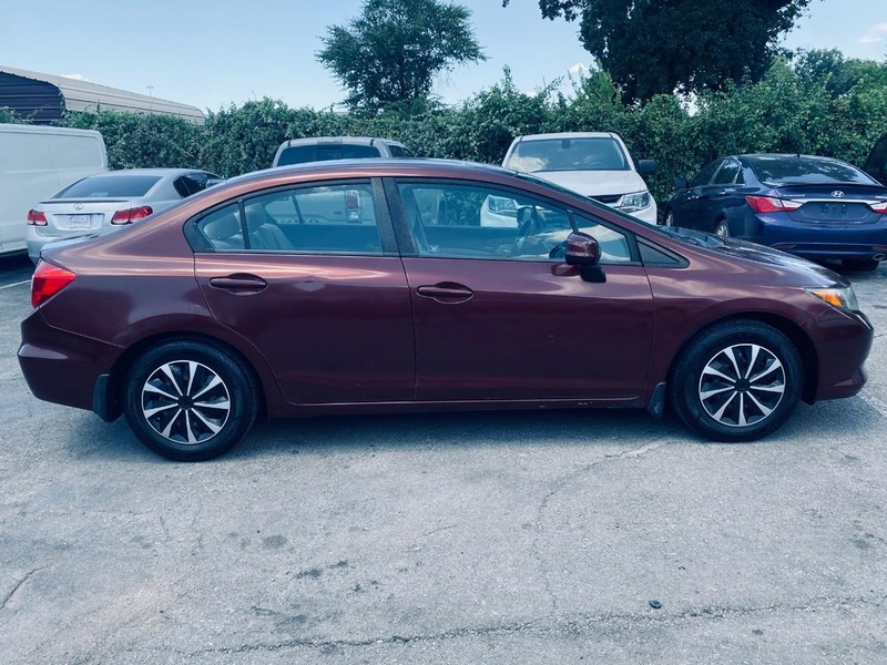 Honda Civic Sedan Vehicle Full-screen Gallery Image 09