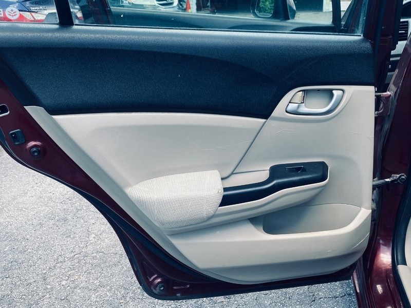 Honda Civic Sedan Vehicle Full-screen Gallery Image 16