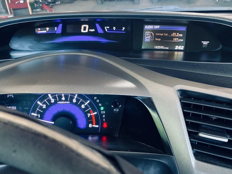 Honda Civic Sedan Vehicle Full-screen Gallery Image 22