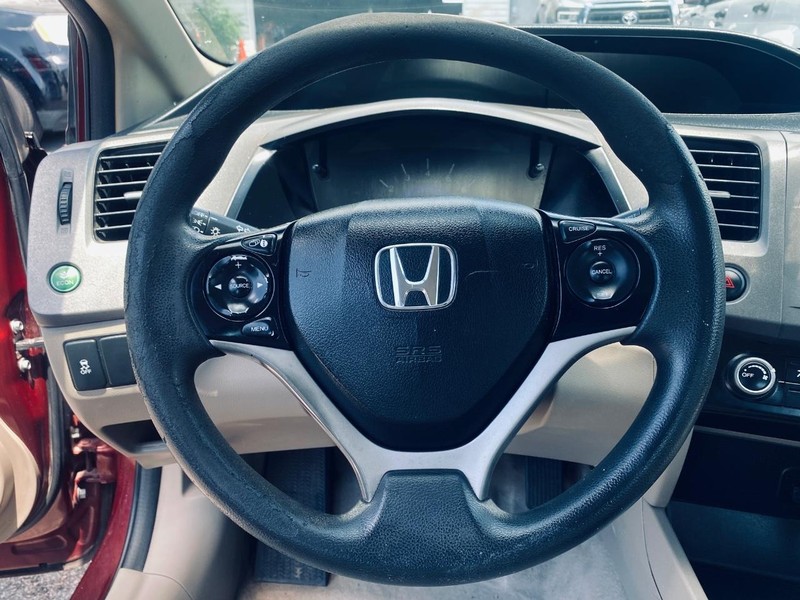 Honda Civic Sedan Vehicle Full-screen Gallery Image 24