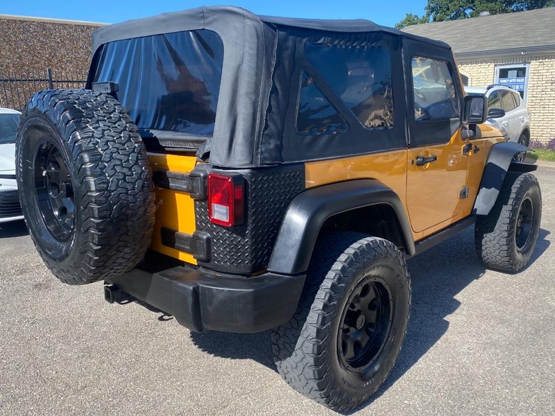 Jeep Wrangler Vehicle Full-screen Gallery Image 07