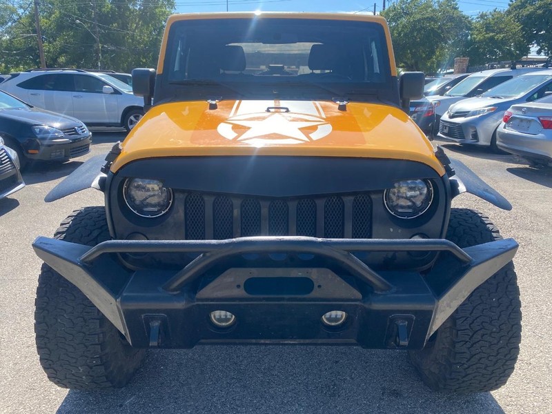 Jeep Wrangler Vehicle Full-screen Gallery Image 12