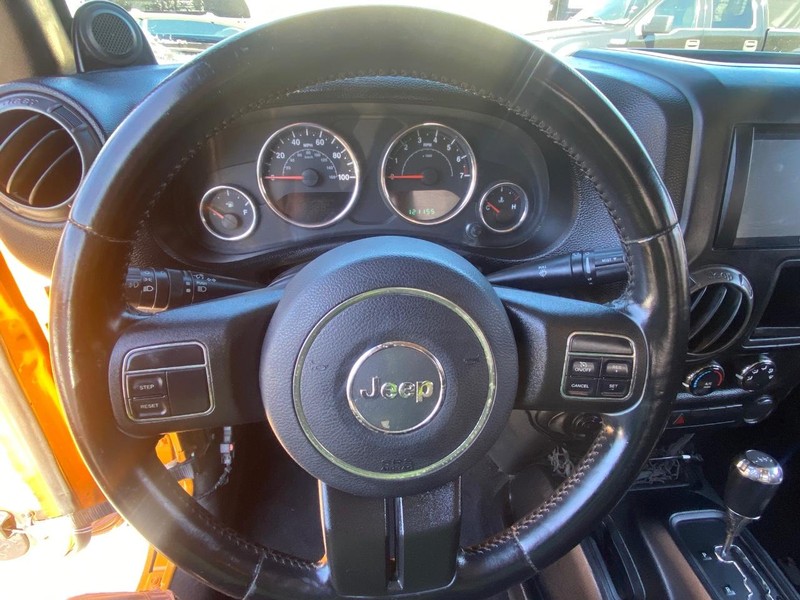 Jeep Wrangler Vehicle Full-screen Gallery Image 16