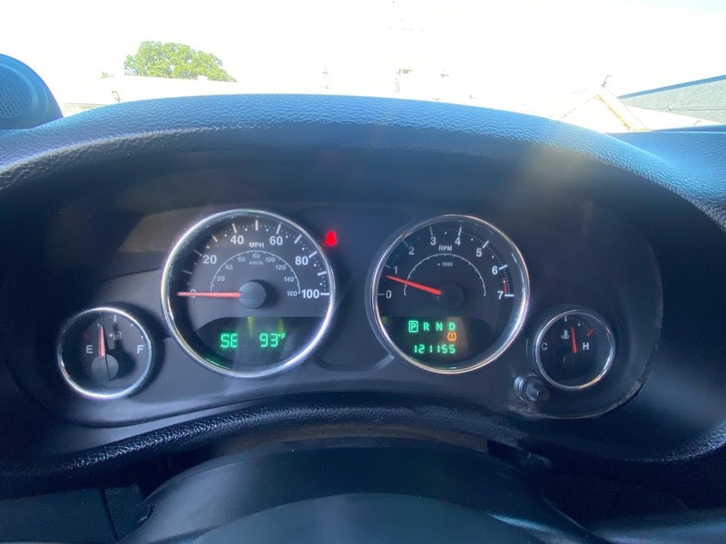 Jeep Wrangler Vehicle Full-screen Gallery Image 23