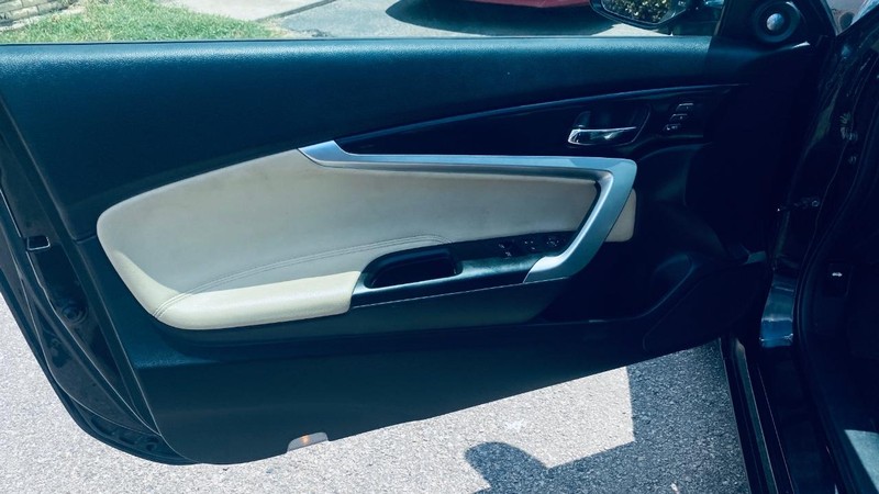 Honda Accord Coupe Vehicle Full-screen Gallery Image 11