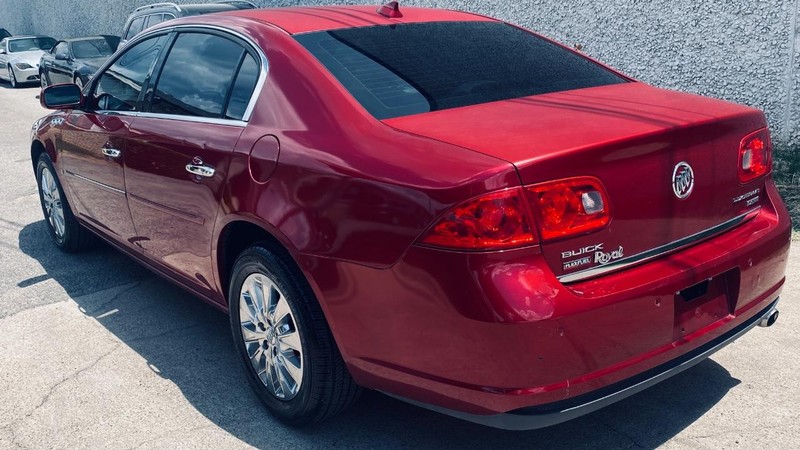 Buick Lucerne Vehicle Full-screen Gallery Image 06