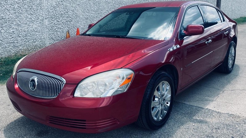 Buick Lucerne Vehicle Full-screen Gallery Image 08