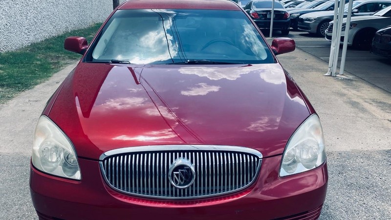 Buick Lucerne Vehicle Full-screen Gallery Image 09