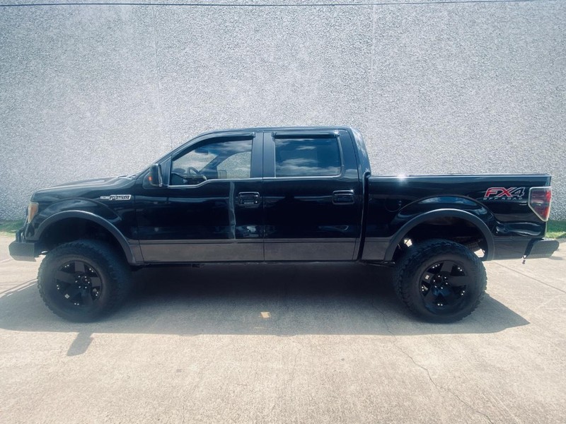 Ford F-150 Vehicle Full-screen Gallery Image 02