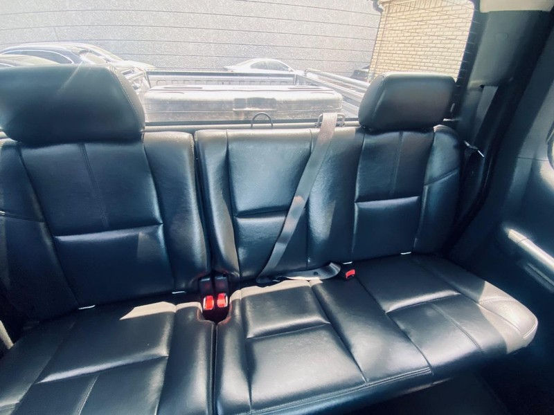 Chevrolet Silverado 1500 Vehicle Full-screen Gallery Image 21