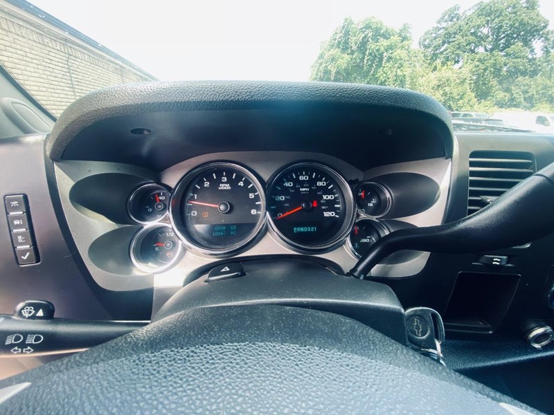 Chevrolet Silverado 1500 Vehicle Full-screen Gallery Image 23