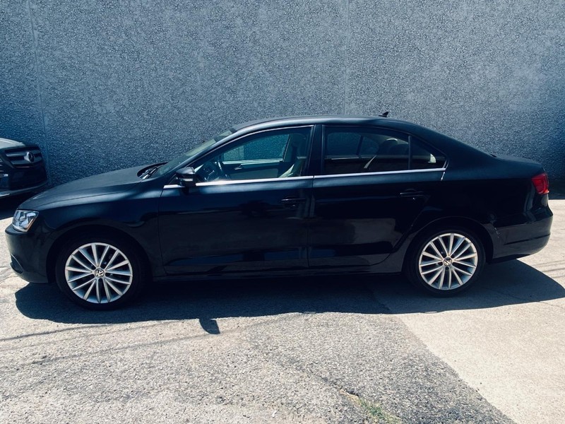 Volkswagen Jetta Sedan Vehicle Full-screen Gallery Image 07