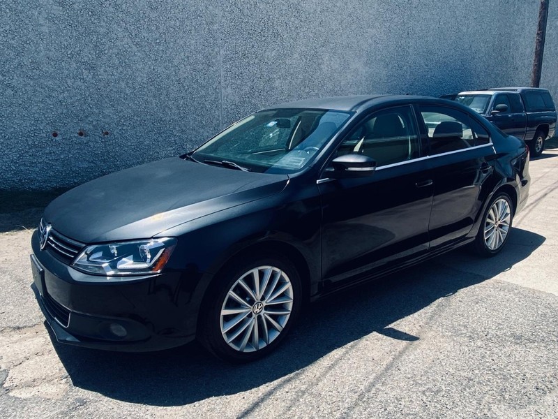 Volkswagen Jetta Sedan Vehicle Full-screen Gallery Image 08