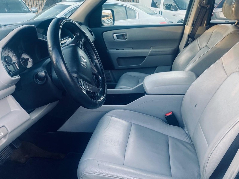 Honda Pilot Vehicle Full-screen Gallery Image 11