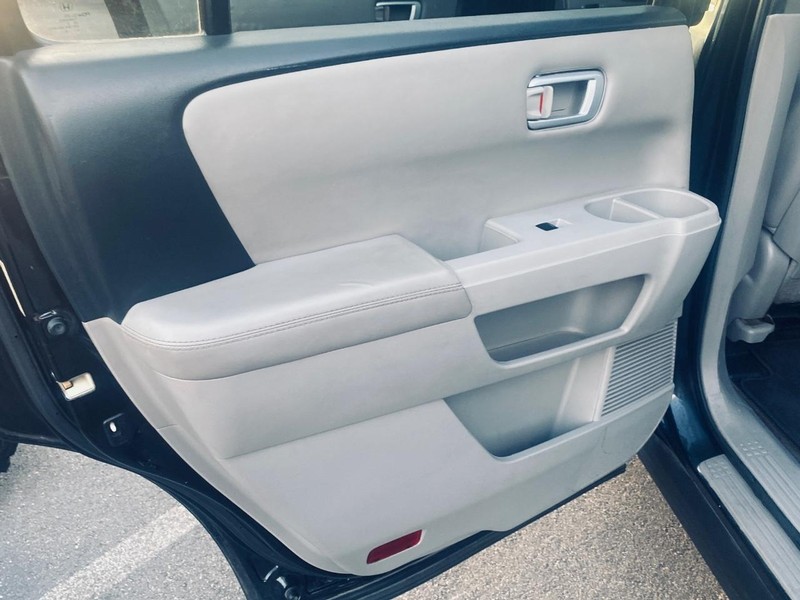 Honda Pilot Vehicle Full-screen Gallery Image 12