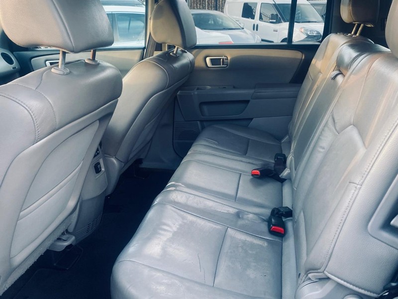 Honda Pilot Vehicle Full-screen Gallery Image 13