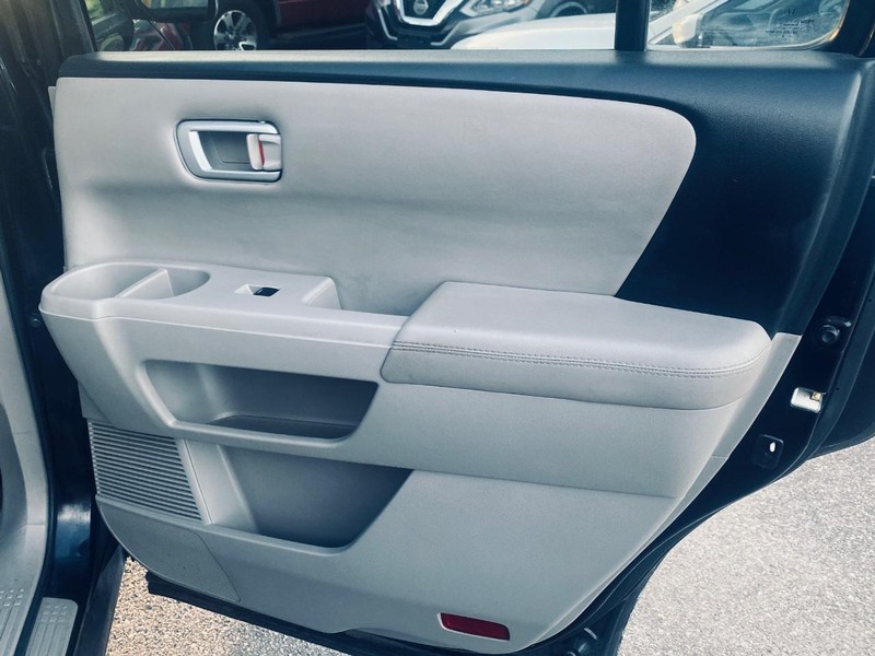 Honda Pilot Vehicle Full-screen Gallery Image 16