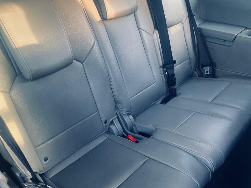 Honda Pilot Vehicle Full-screen Gallery Image 18