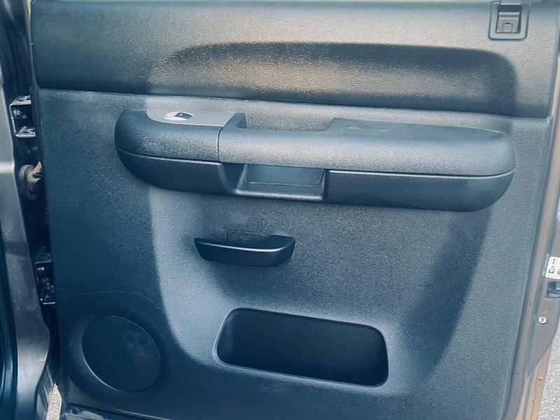 GMC Sierra 1500 Vehicle Full-screen Gallery Image 16