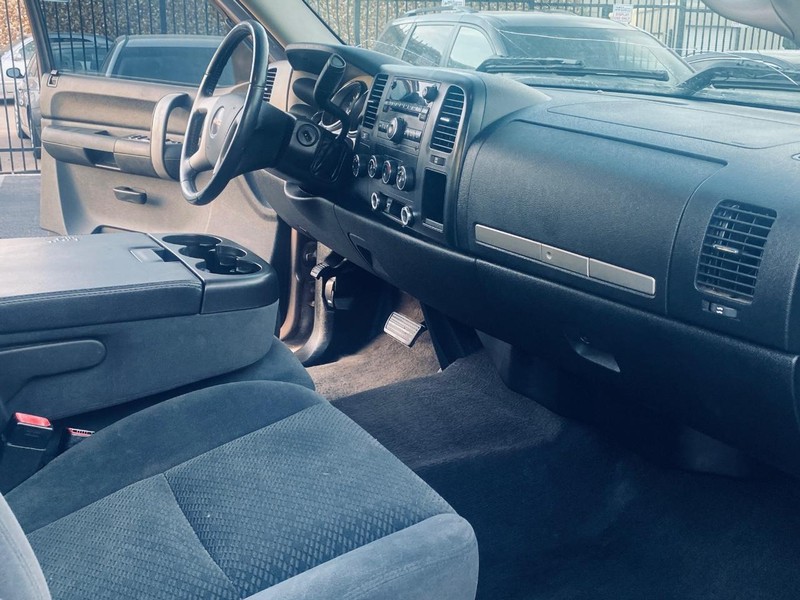 GMC Sierra 1500 Vehicle Full-screen Gallery Image 19