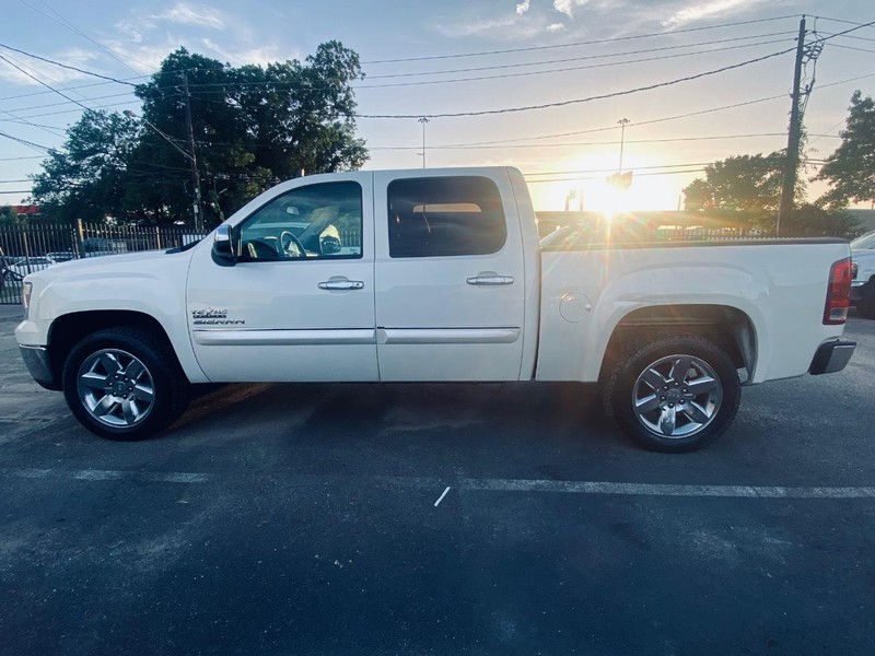 GMC Sierra 1500 Vehicle Full-screen Gallery Image 02