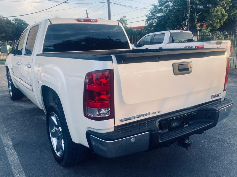 GMC Sierra 1500 Vehicle Full-screen Gallery Image 03