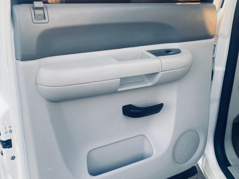 GMC Sierra 1500 Vehicle Full-screen Gallery Image 14